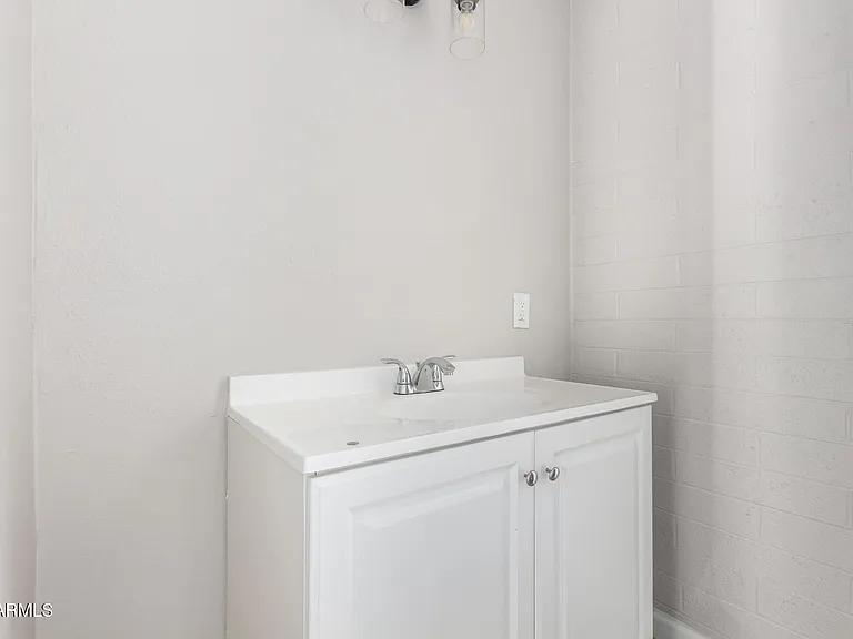 405 S Priest Dr — Photo 16
