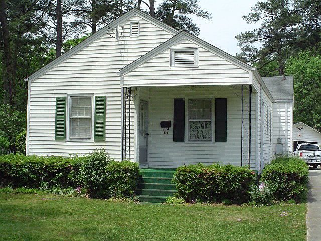 1st image of 824 S Pine St