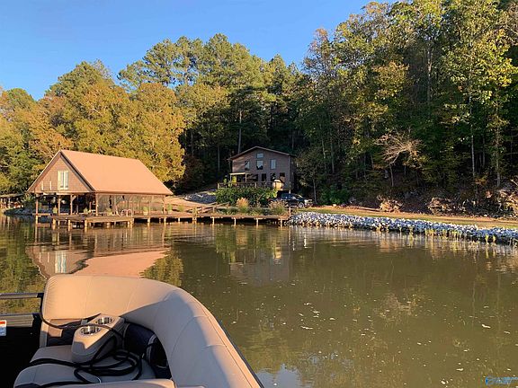 3rd image of 450 Maverick Dr