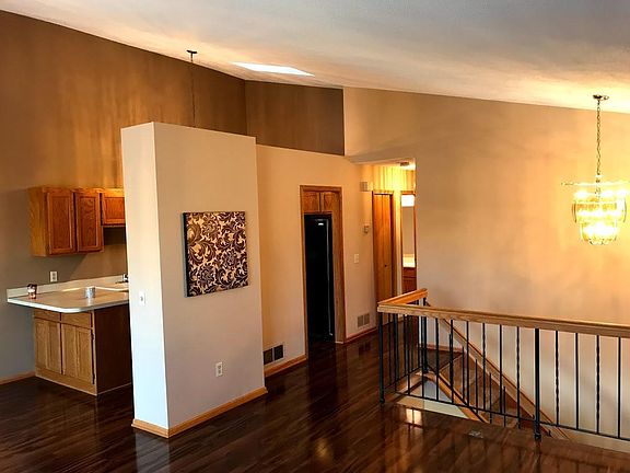 4th image of 908 Evergreen Dr