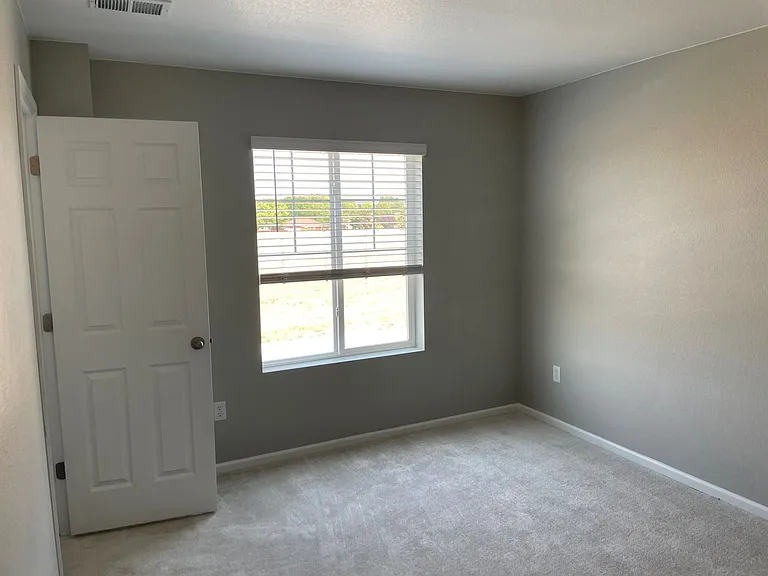 1105 Blue Bell Rd — Photo 20