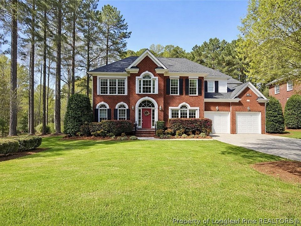 1st image of 129 Barons Run W