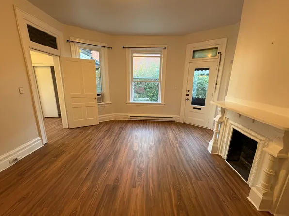 848 5th Ave APT 4, Coraopolis, PA 15108