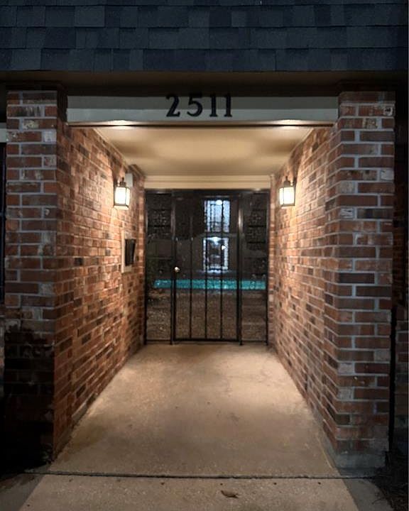 1st image of 2511 Metairie Lawn Dr #214