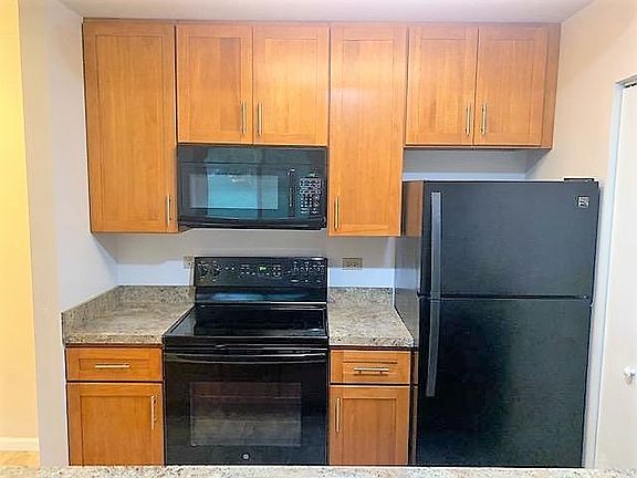 3rd image of 107 Glengarry Dr APT 104