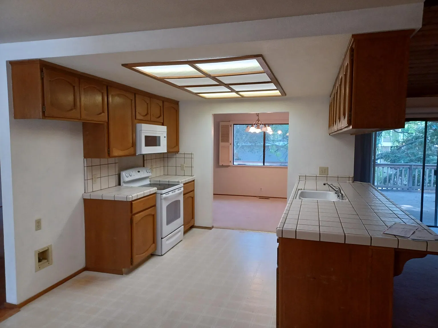 3 bed, 1886 sqft, $2,550 — Photo 4