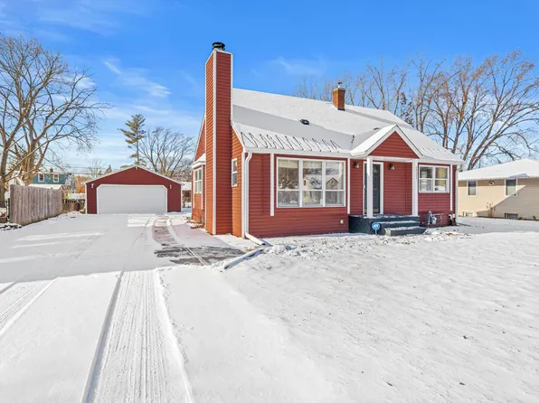 2221 Burr St N, Maplewood, MN 55117