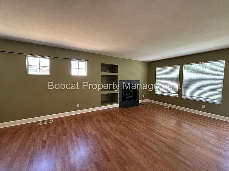 1477 Ridge Point Dr — Photo 16
