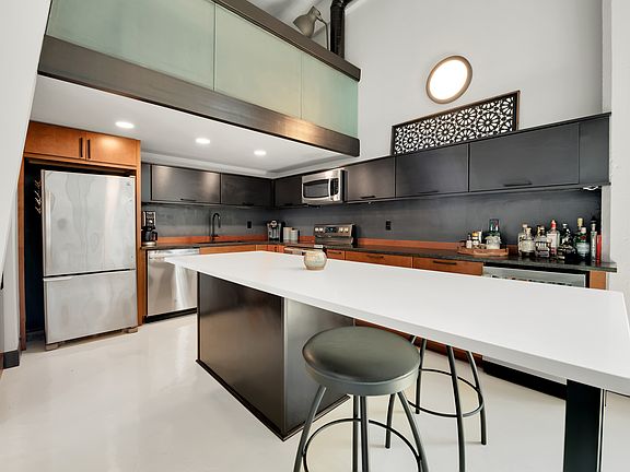 5th image of 4221 Cass Ave #9900