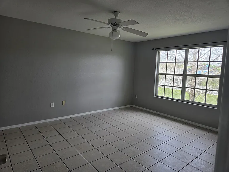 2319 Prime Cir #B — Photo 11