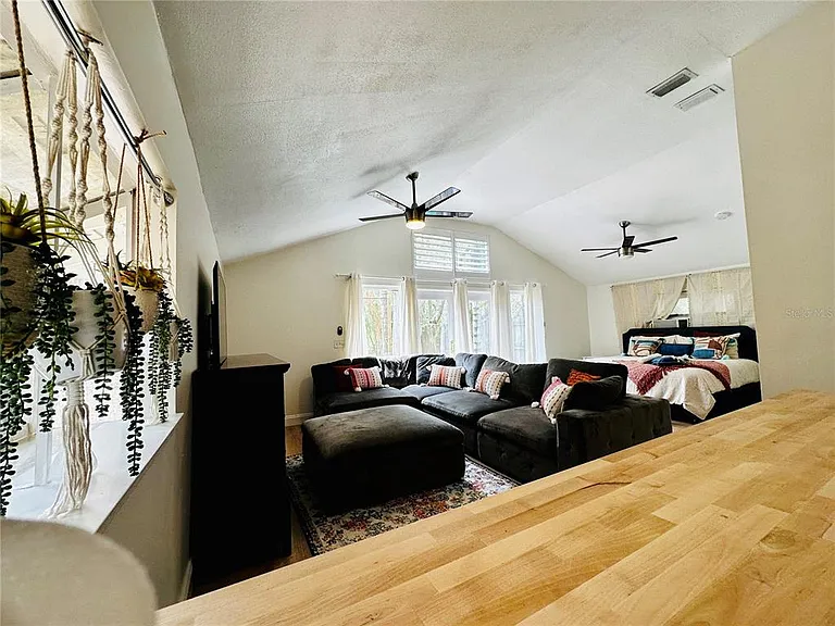 1222 E Crawford St #B — Photo 11
