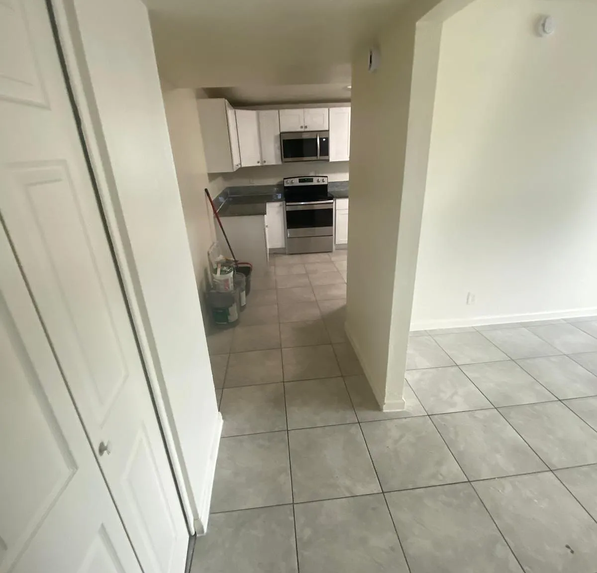 4 bed, 1643 sqft, $2,200 — Photo 3