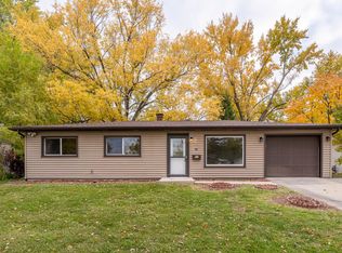 418 Tanglewood Dr, Streamwood, IL 60107