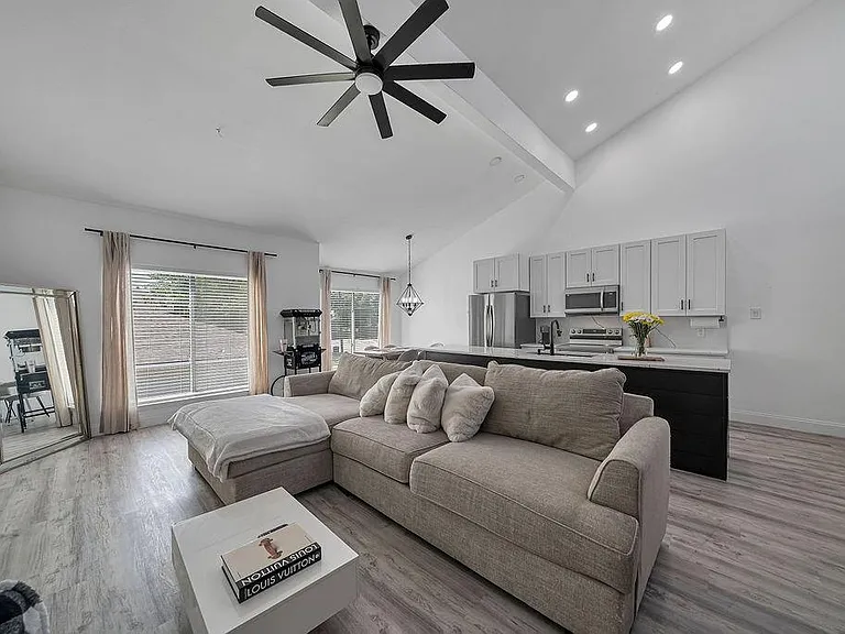 6738 Eastridge Dr #101 — Photo 12