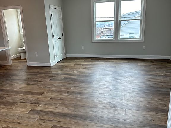 Livingroom with coat closet