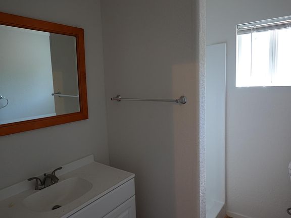 4th image of 210 N Lobb Ave