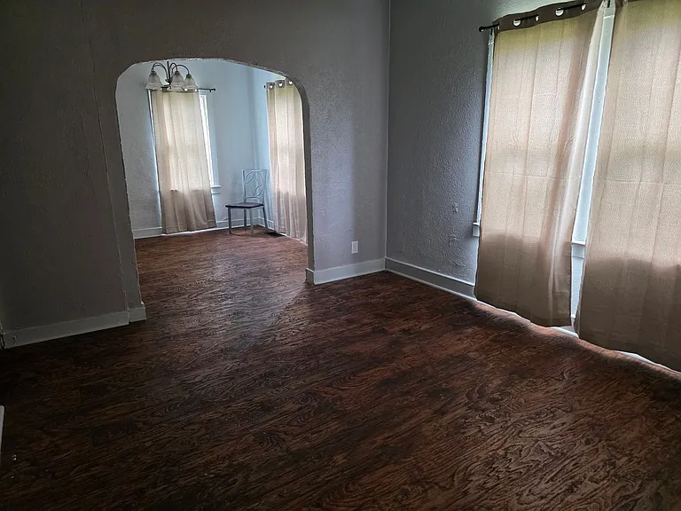 2203 Smith St — Photo 6