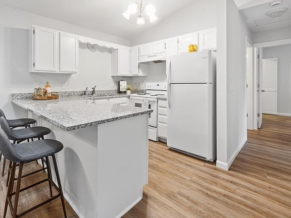3rd image of 2041 N Park Dr #20414