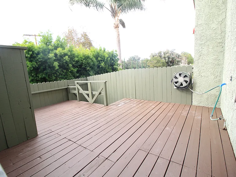 1832 Rockefeller Ln #8 — Photo 23