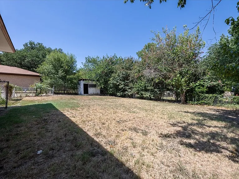 1313 E Sherman Dr — Photo 15