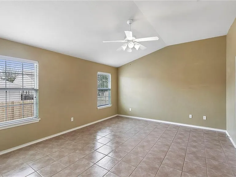 354 Camelia Pkwy — Photo 16