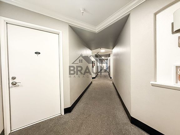 5th image of 7323 Winnetka Ave #107