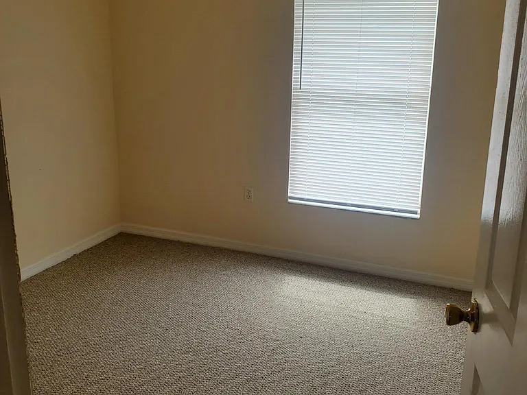 555 Hummingbird Ct — Photo 7