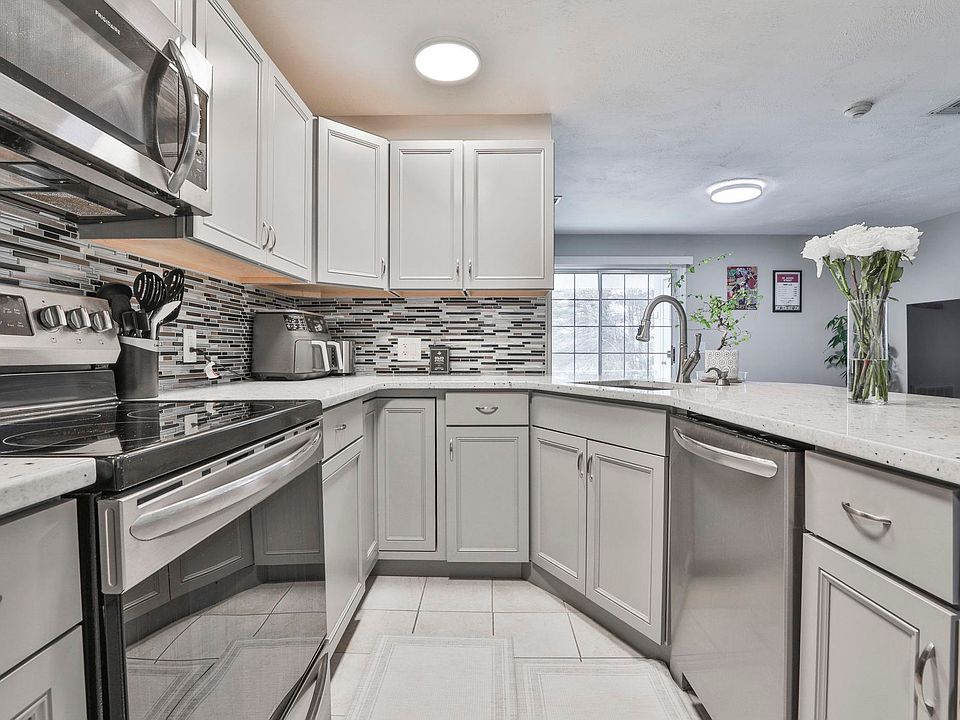 1st image of 28 James Street #13