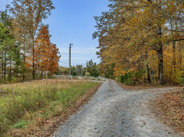4136 Shores Rd, Murfreesboro, TN 37128