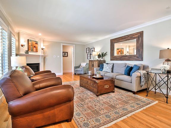 3rd image of 1043 Lovoi Way