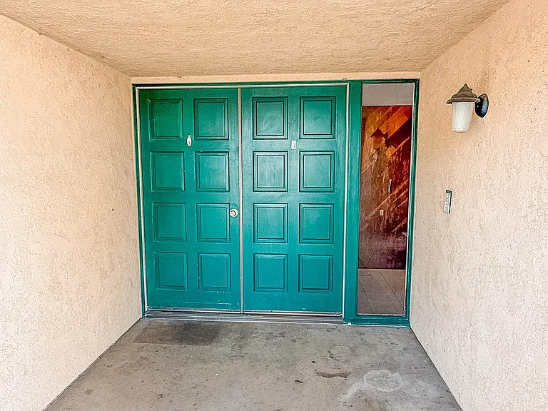 2446 Hasti Acres Dr — Photo 6
