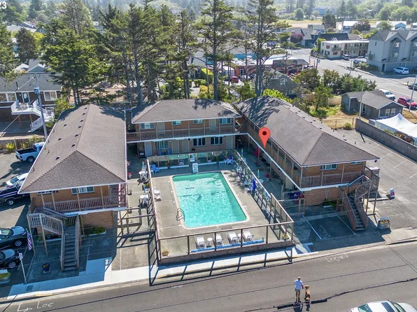 2233 Beach Dr #24, Seaside, OR 97138