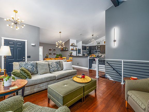 4th image of 6785 Cotswald Dr