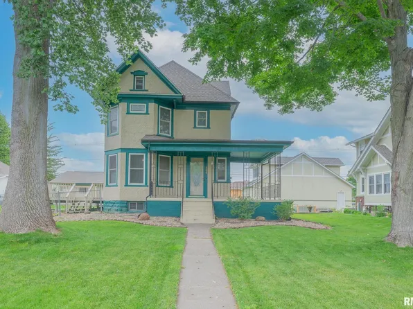 908 8th St, Durant, IA 52747