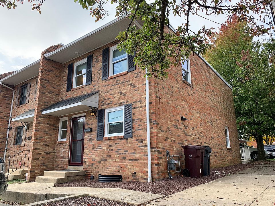 3-bedroom, two-floor end-unit townhouse in nice neighborhood and quiet section of Browntown (Wilmington). Windows on 3 sides with lots of light and a back deck. Two off-street parking spots directly in front of house.