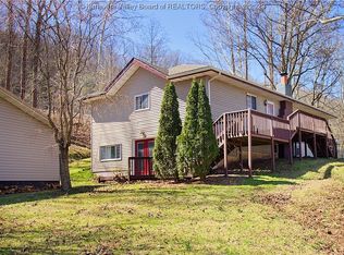 200 Smith Rd, Nitro, WV 25143