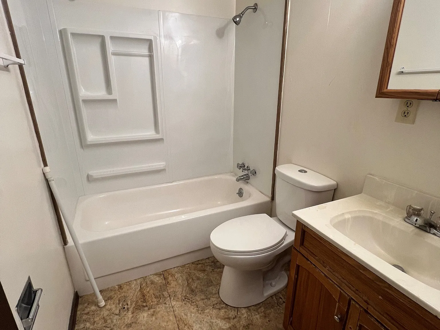 1382 Maricopa Drive - 2 — Photo 2