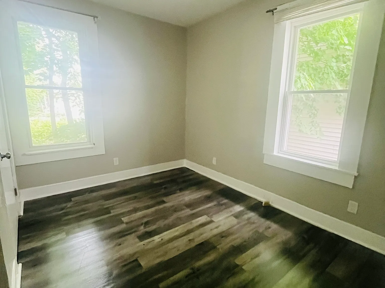 3 bed, 900 sqft, $2,000 — Photo 2