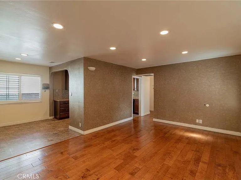 12121 Nashville Ave — Photo 9