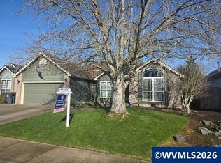 1405 Independence Ave, Woodburn, OR