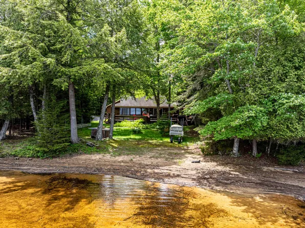 529 Higby Rd, Eagle Bay, NY 13331