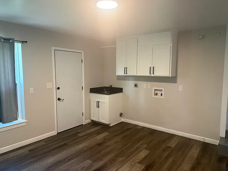 143 N Westchester Ave — Photo 10