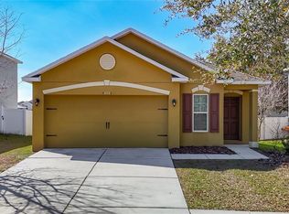 13221 Waterford Castle Dr, Dade City, FL 33525