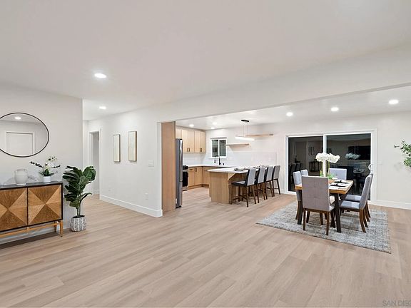 5th image of 2906 E Plaza Blvd E