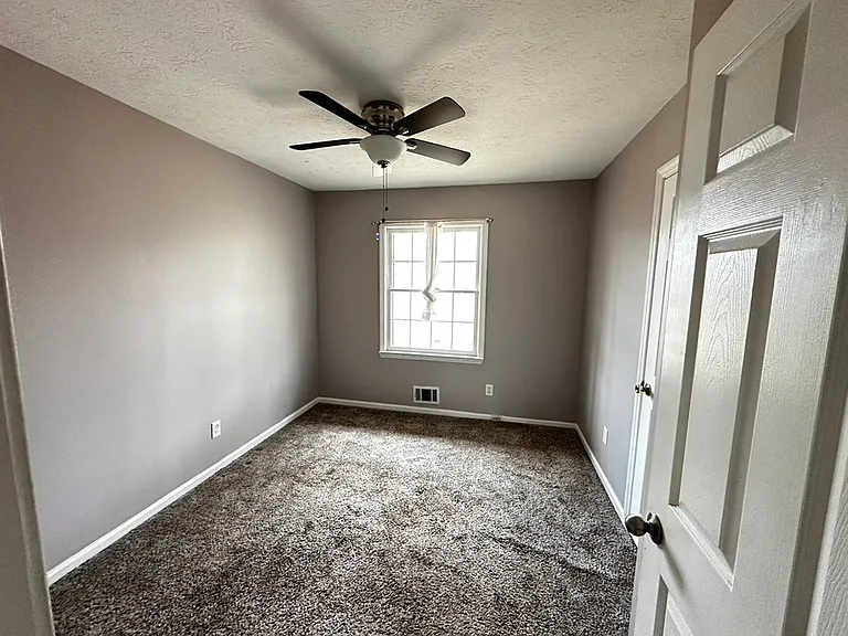 2120 Sandlewood Ln — Photo 16