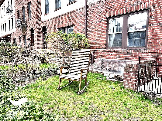 3rd image of 164 Burns St #1