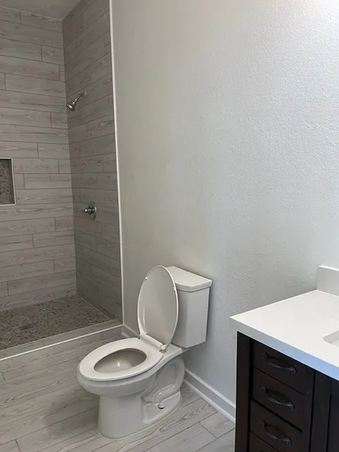4 bed, 2040 sqft, $2,000 — Photo 3