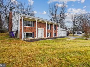 2 Garrett Ct, Rockville, MD 20855