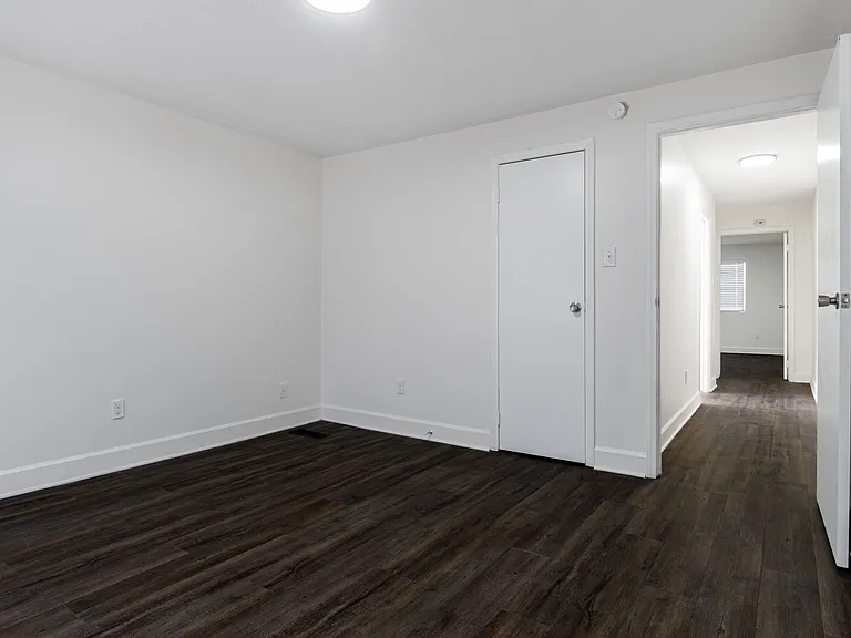 408 E Beecher St — Photo 17