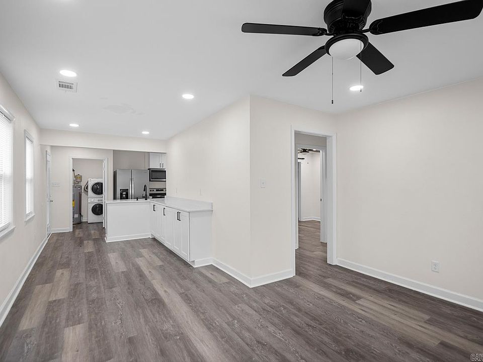 1st image of 3137 Center St